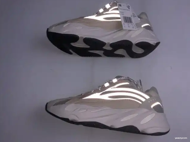 V2 Yeezy Boost Adidas GY7924 700 Cream Cream 0624